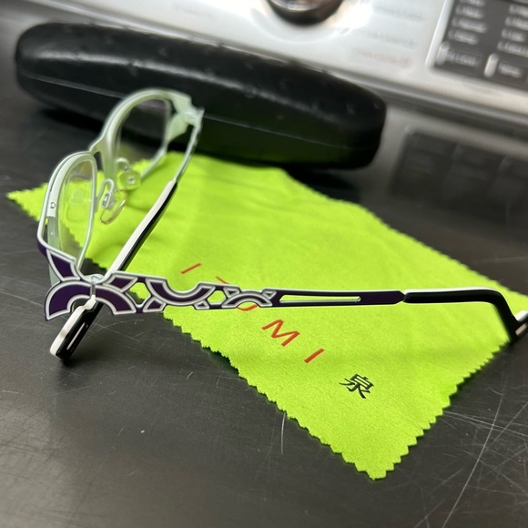 Izumi glasses in lovely purple and white .  Nice details on the sides - Picture 6 of 14